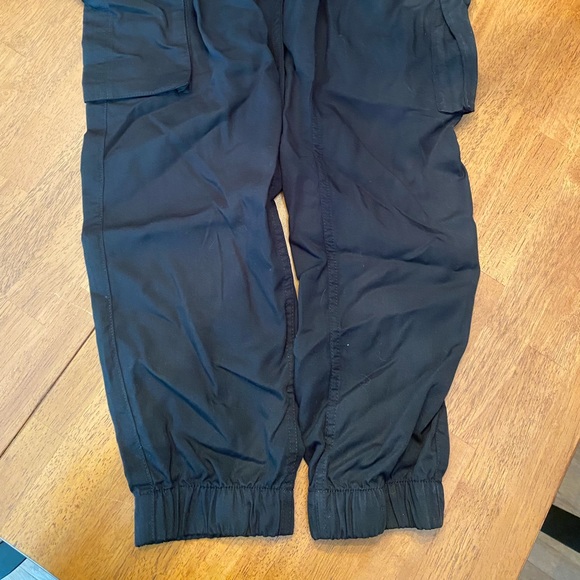 🔥🔥 S O L D NWT Black Cargo Joggers 🔥🔥 - Picture 4 of 7